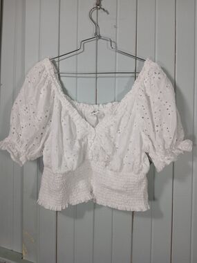 Bayley/44 White Eyelet Puff Sleeve Smocked Waist Top